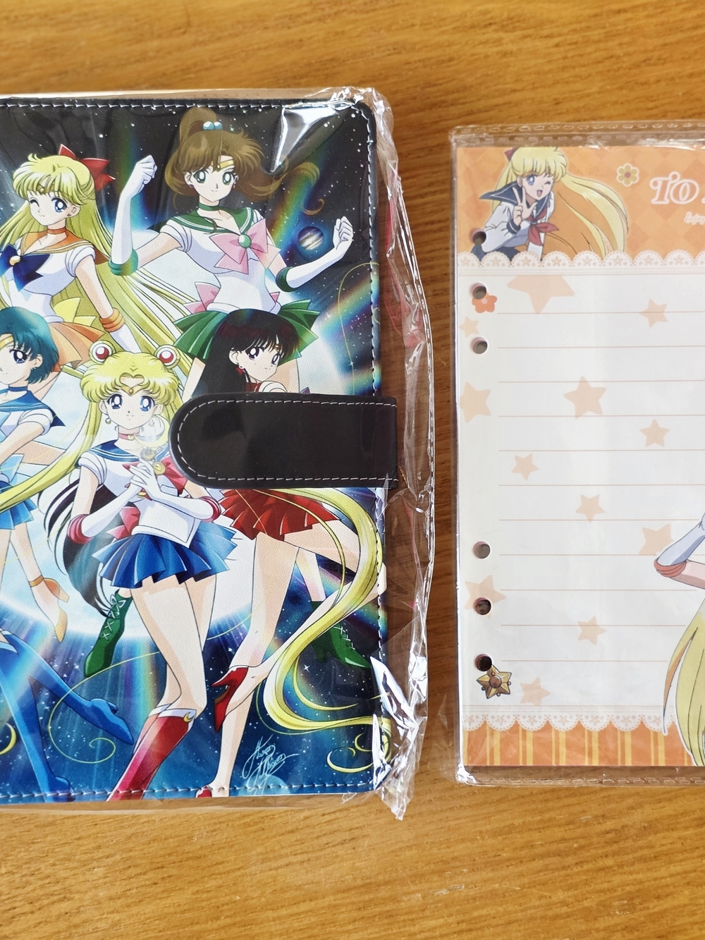 Sailor Moon Anime A5 Binder w Magnetic Closure Includes Colored Refill Paper.